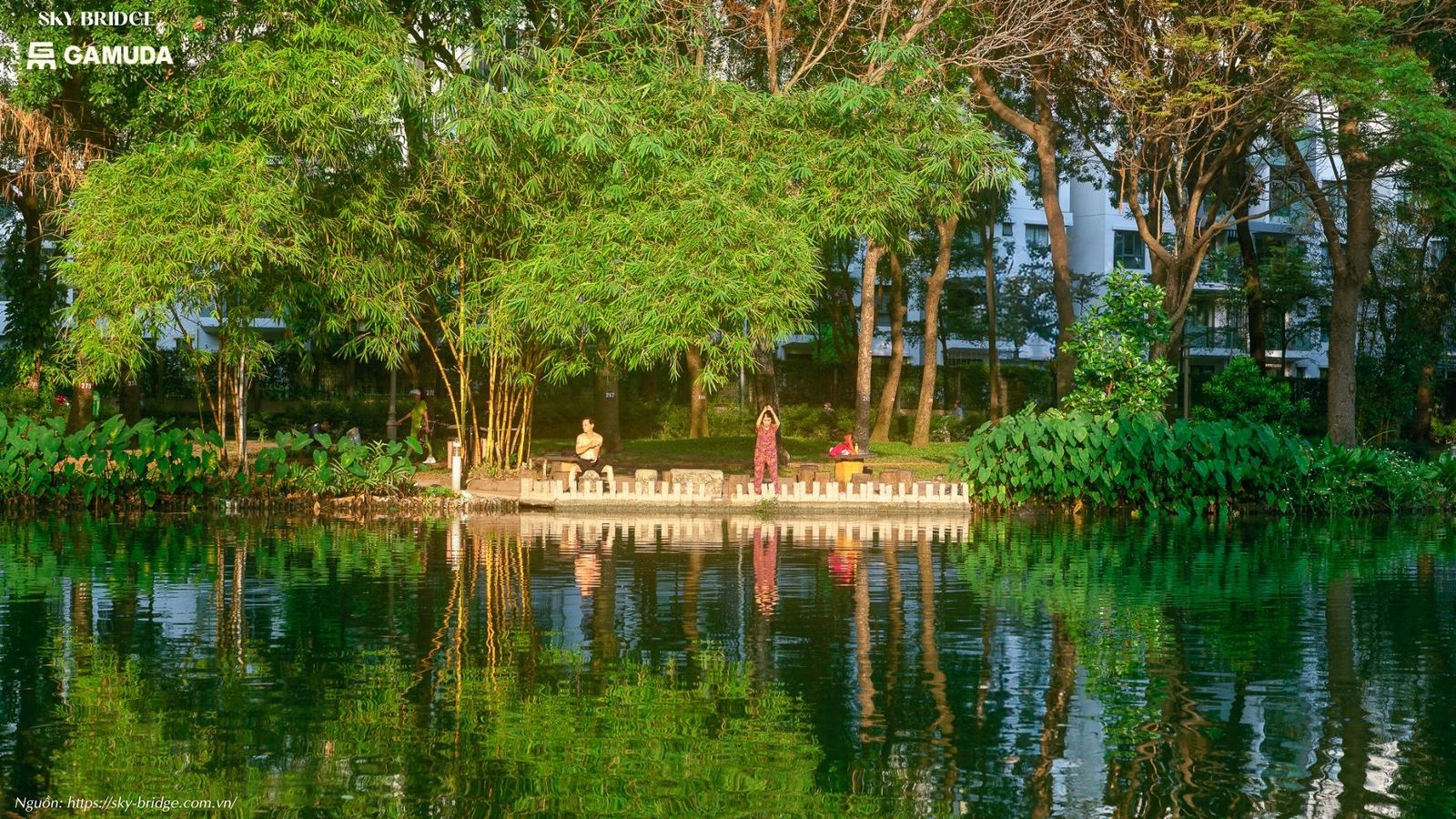Đường dạo bộ quanh công viên xanh tại dự án chung cư Sky Bridge By Gamuda Land