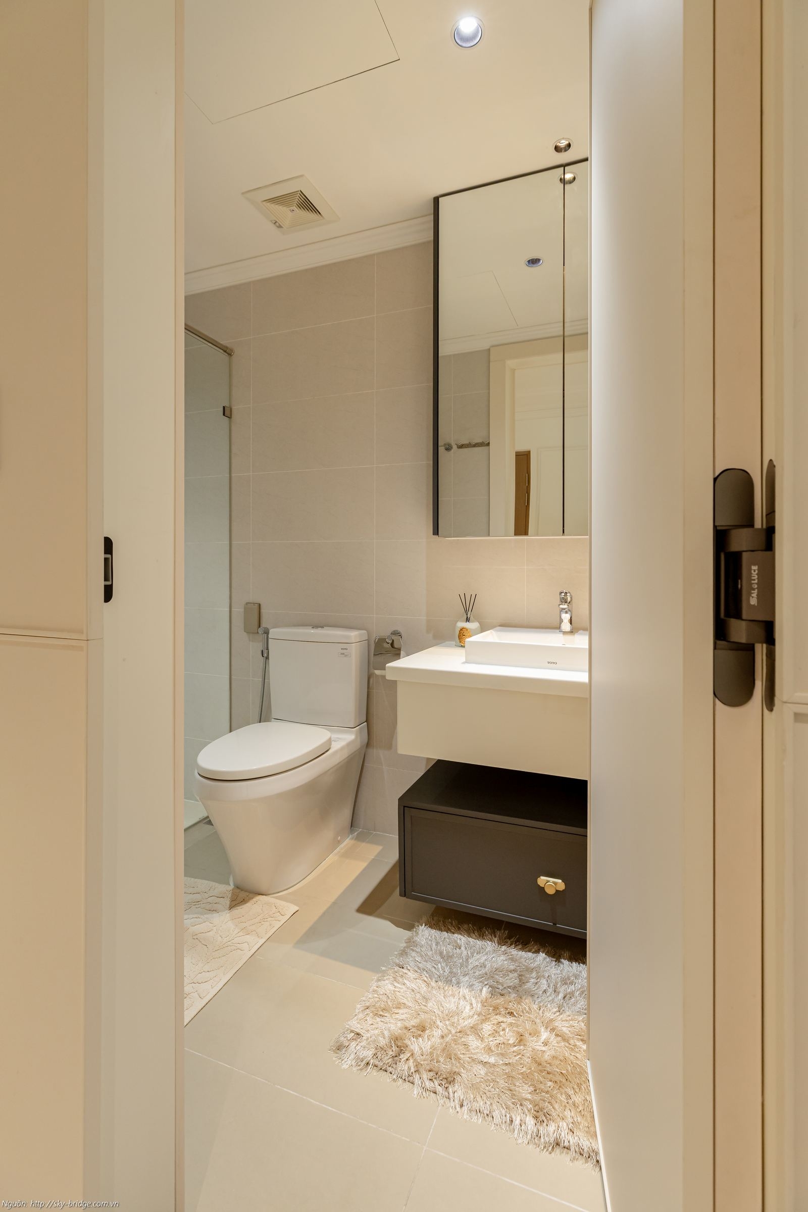 Thiết kế phòng tắm và nhà vệ sinh căn hộ Sky Bridge 3PN 152m2 bàn giao thiết bị cao cấp